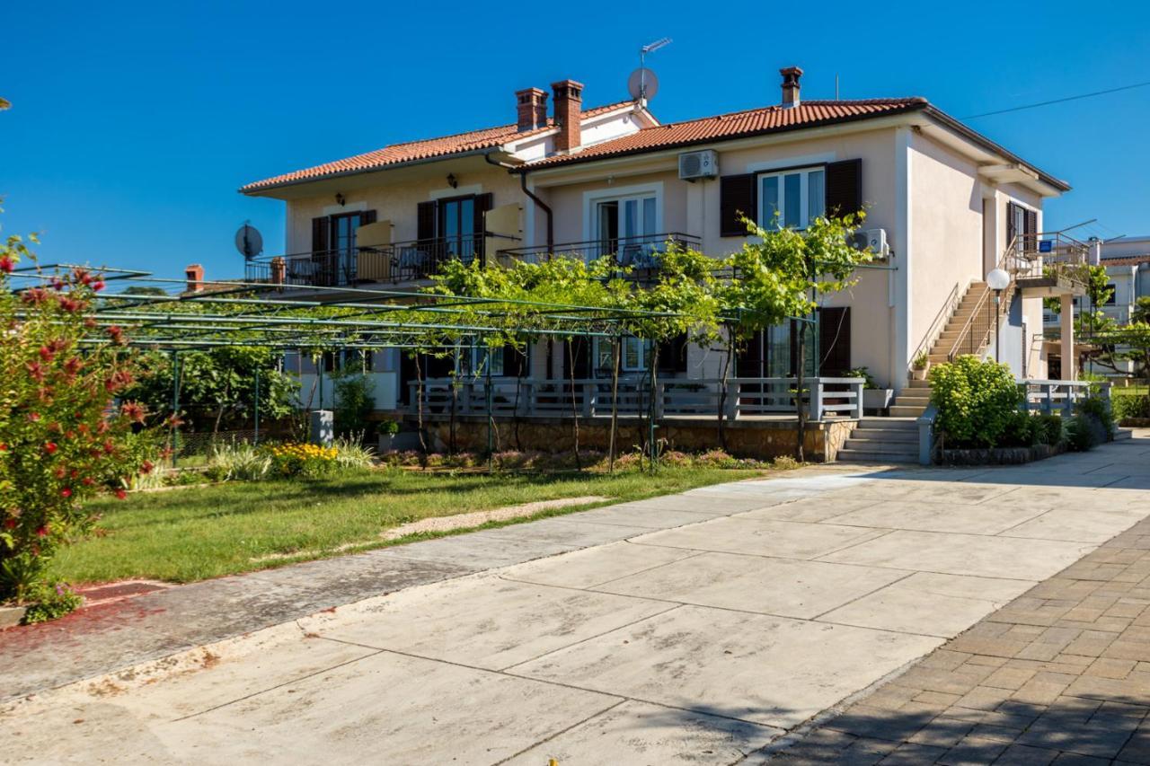 Apartments And Rooms Kod Keti Malinska Εξωτερικό φωτογραφία