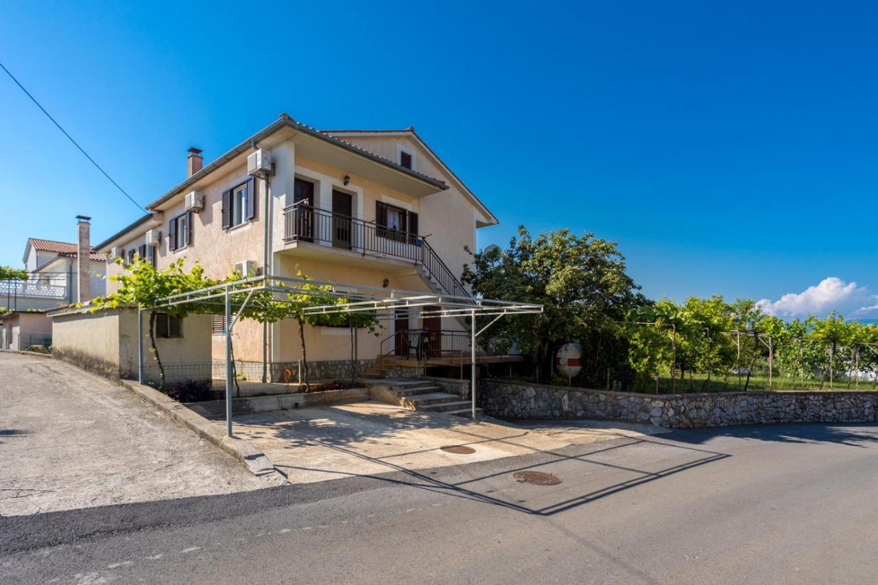 Apartments And Rooms Kod Keti Malinska Εξωτερικό φωτογραφία