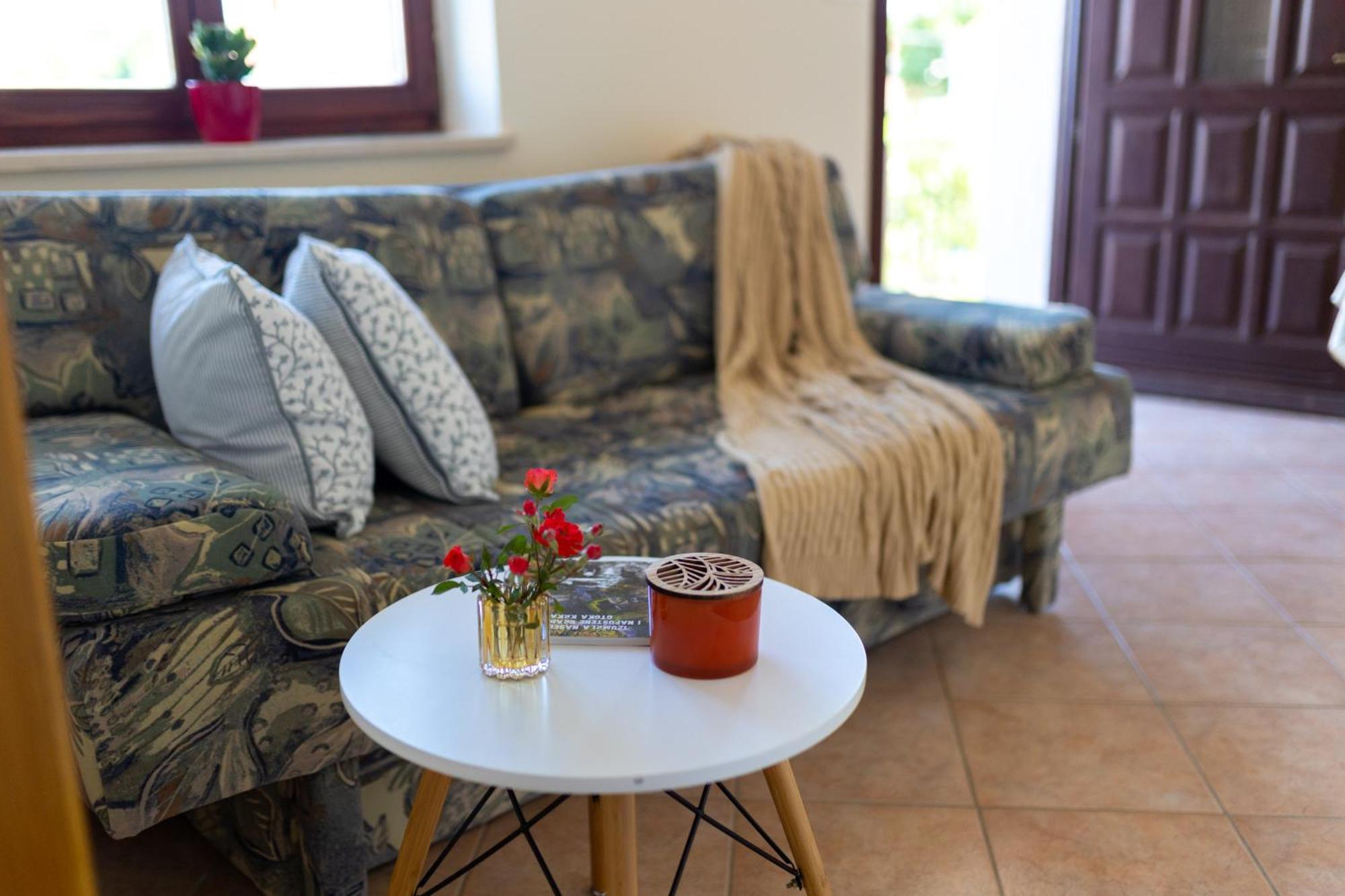 Apartments And Rooms Kod Keti Malinska Εξωτερικό φωτογραφία