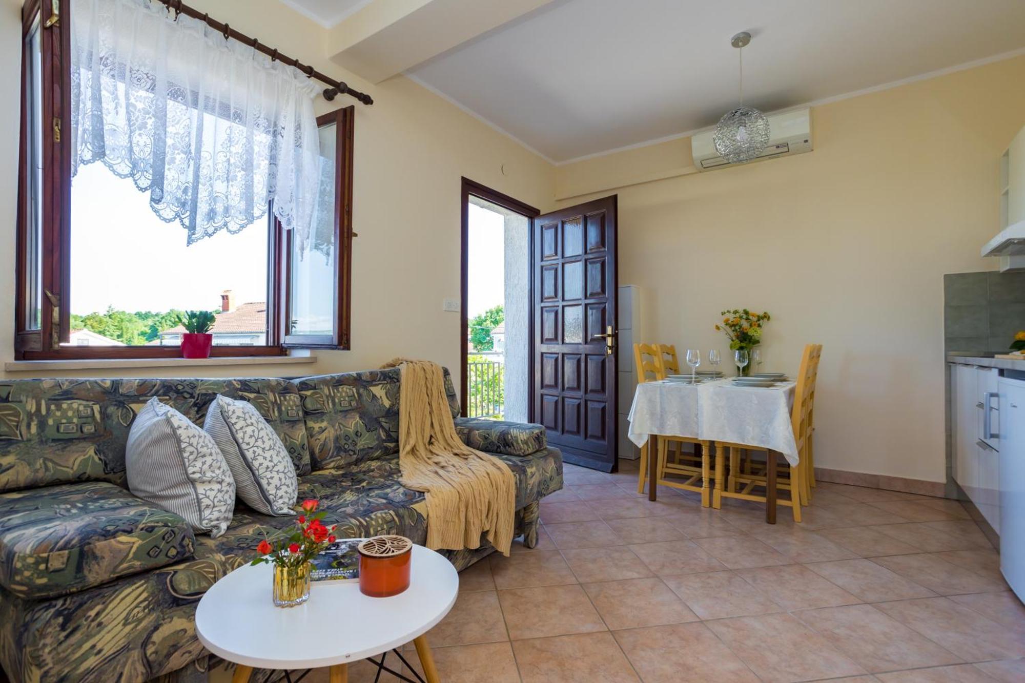 Apartments And Rooms Kod Keti Malinska Εξωτερικό φωτογραφία
