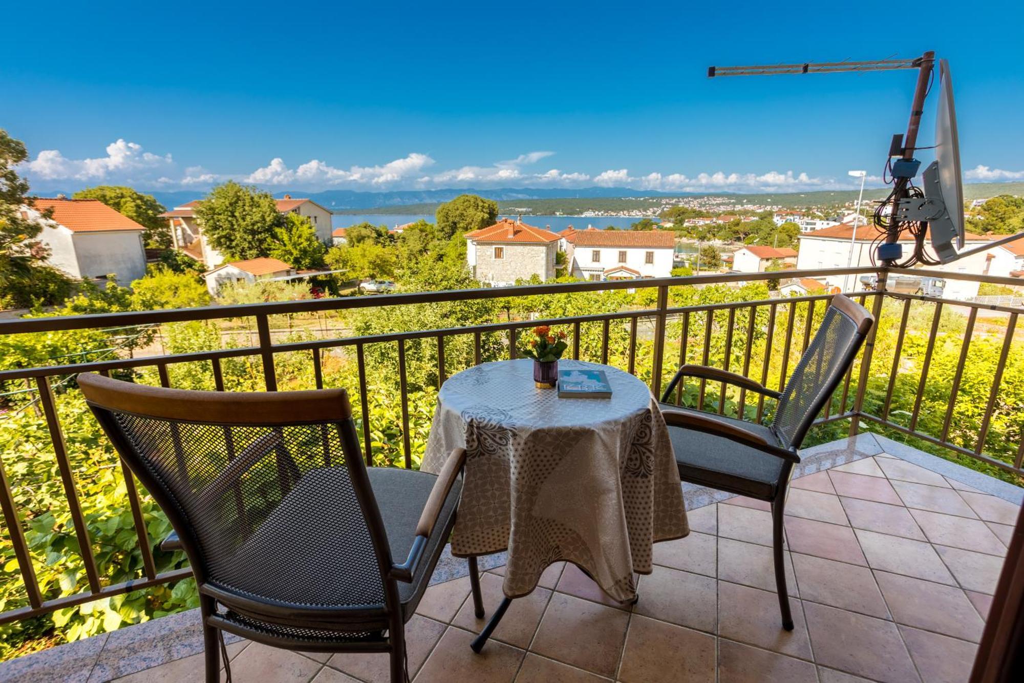 Apartments And Rooms Kod Keti Malinska Εξωτερικό φωτογραφία