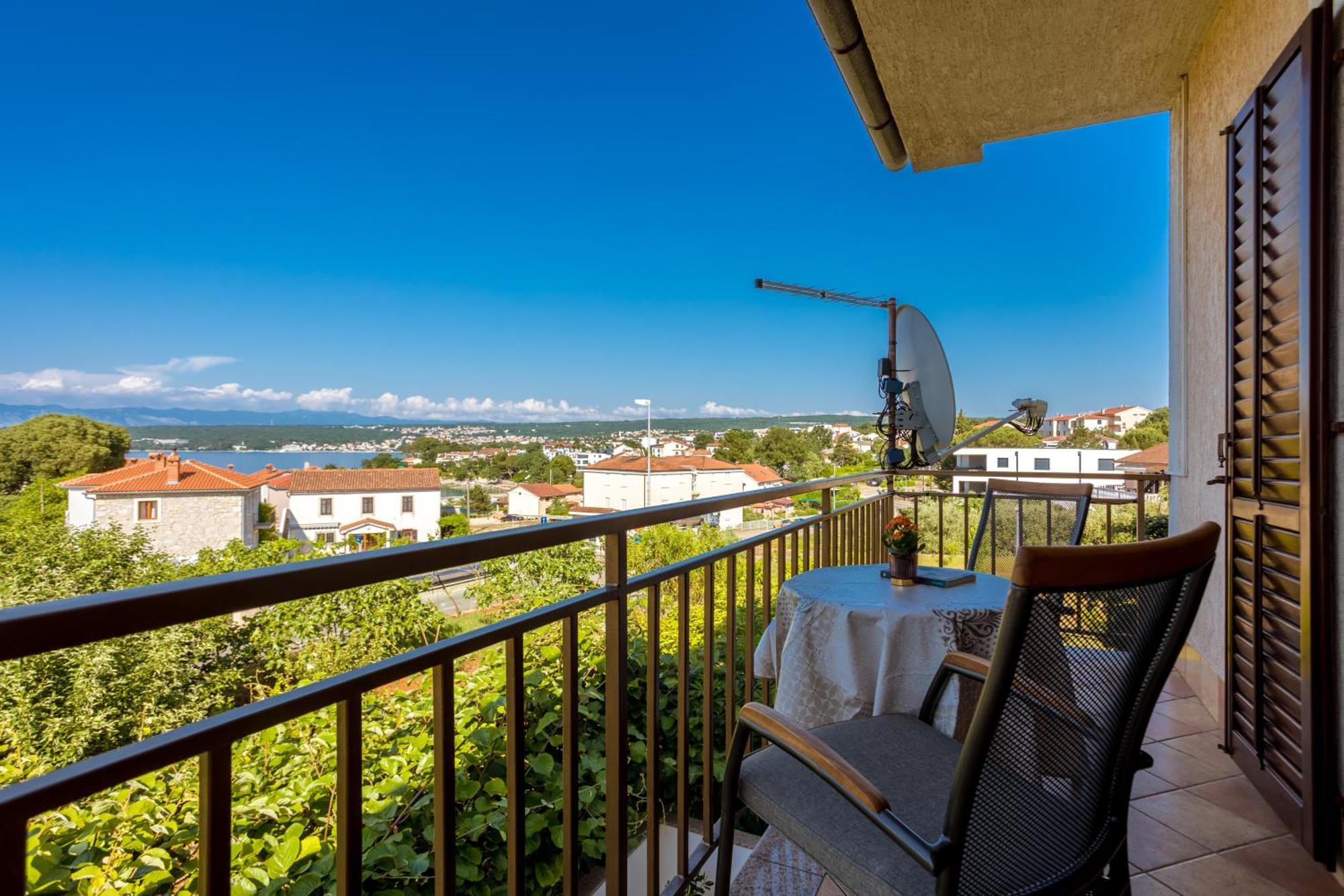 Apartments And Rooms Kod Keti Malinska Εξωτερικό φωτογραφία
