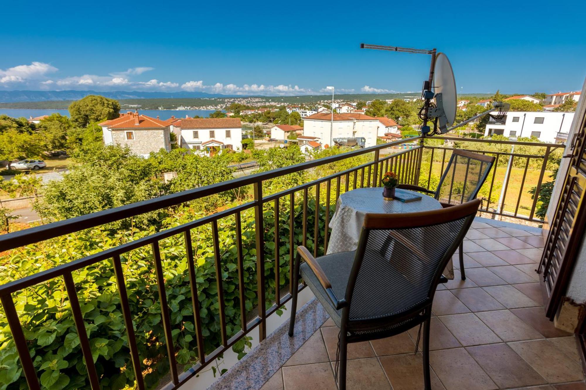 Apartments And Rooms Kod Keti Malinska Εξωτερικό φωτογραφία