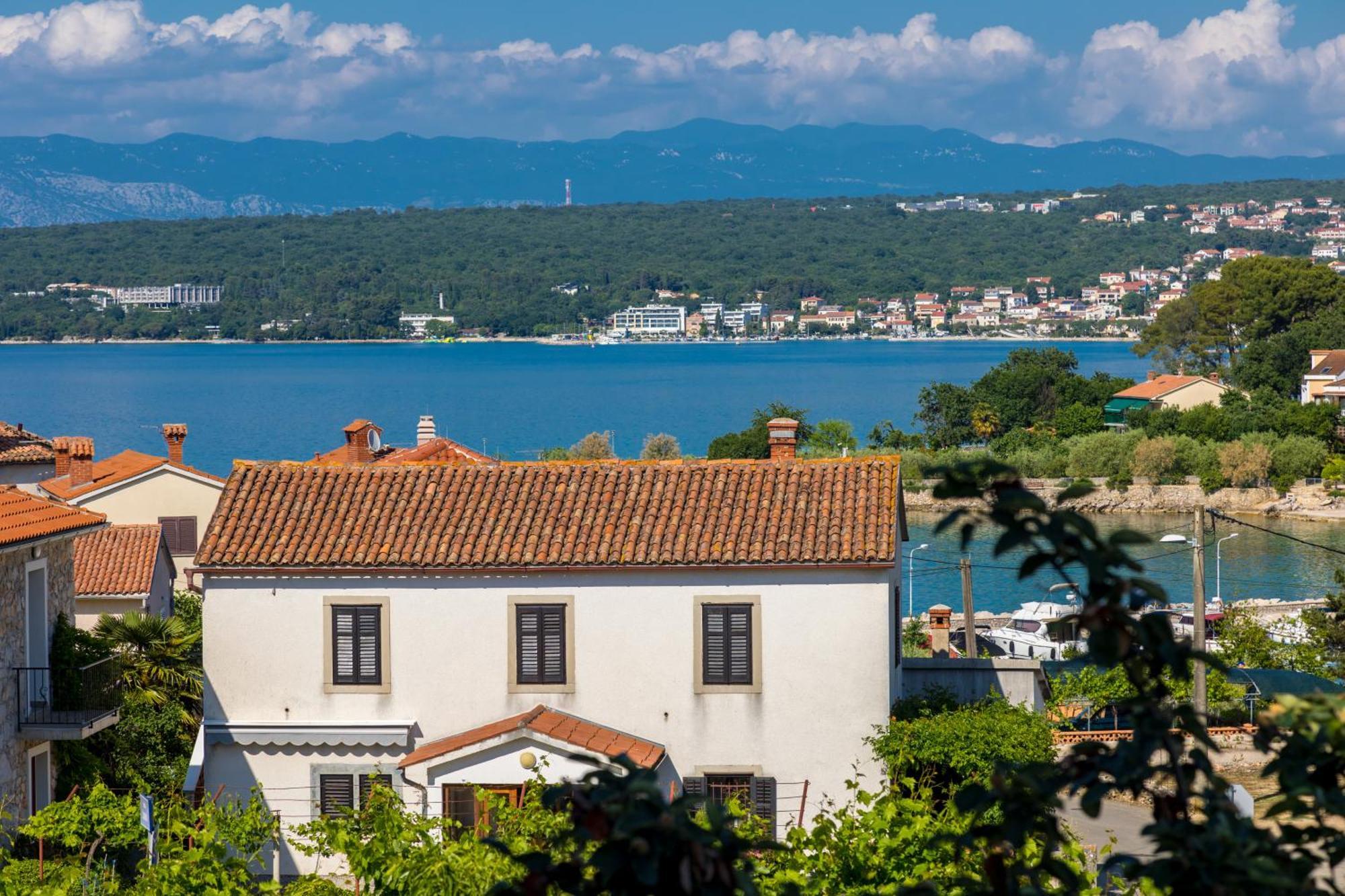 Apartments And Rooms Kod Keti Malinska Εξωτερικό φωτογραφία