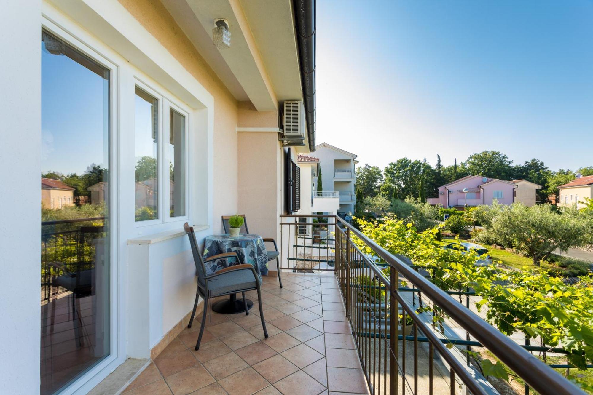 Apartments And Rooms Kod Keti Malinska Εξωτερικό φωτογραφία