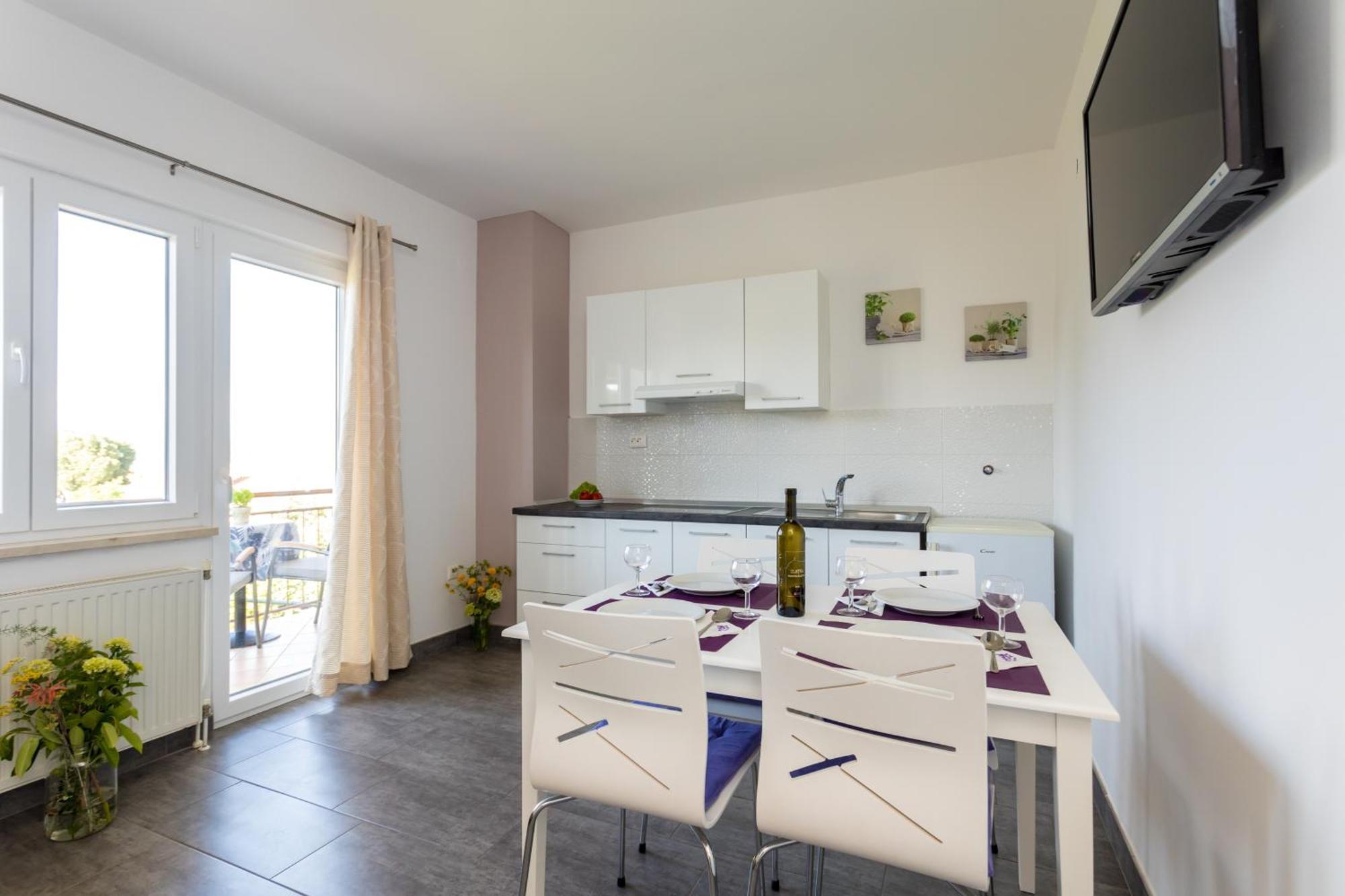 Apartments And Rooms Kod Keti Malinska Εξωτερικό φωτογραφία