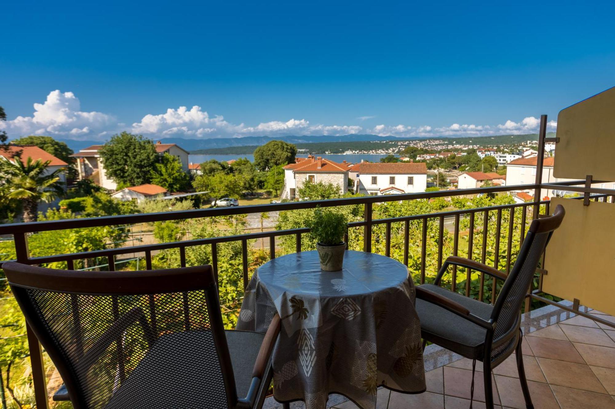 Apartments And Rooms Kod Keti Malinska Εξωτερικό φωτογραφία