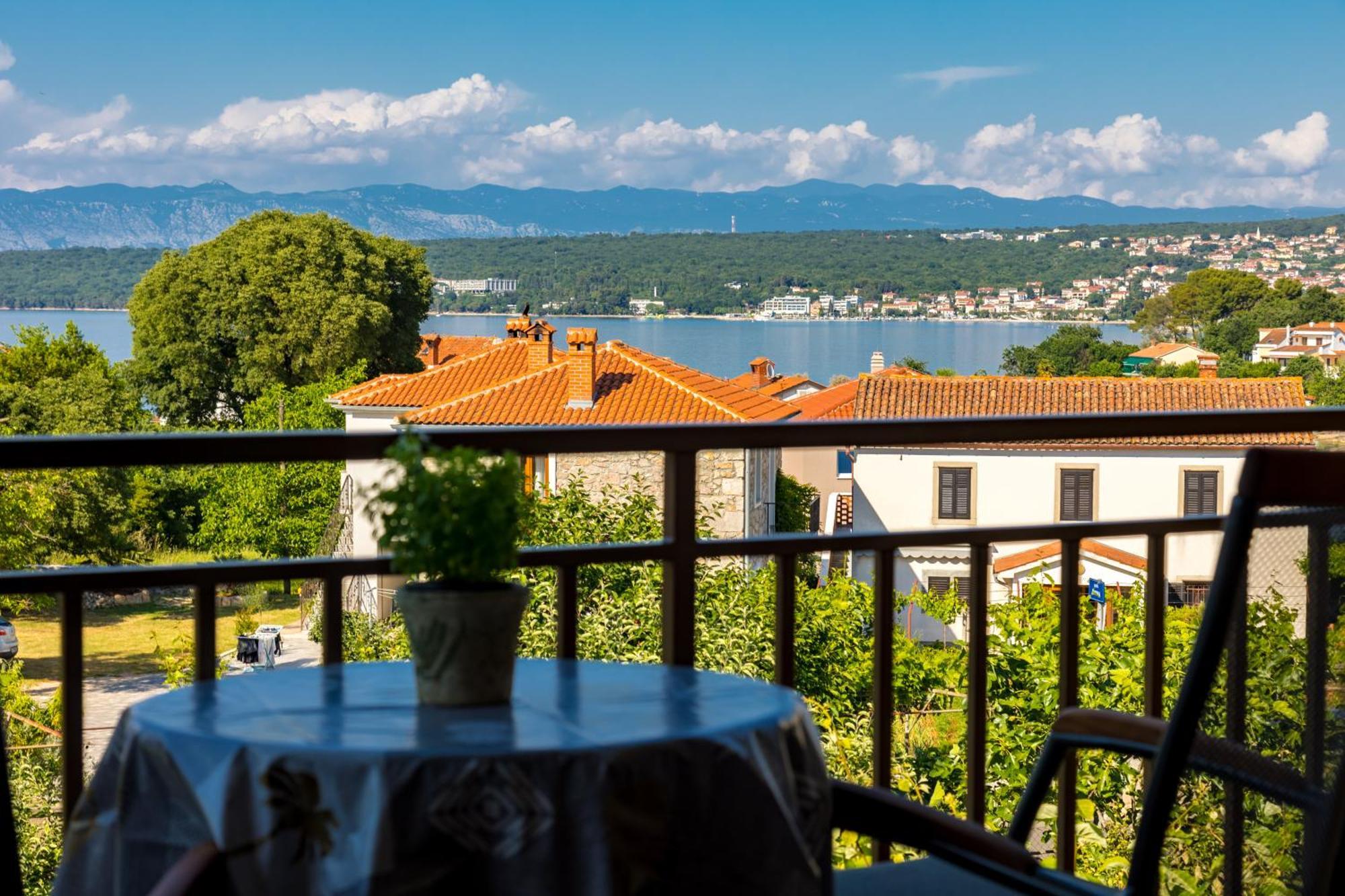 Apartments And Rooms Kod Keti Malinska Εξωτερικό φωτογραφία